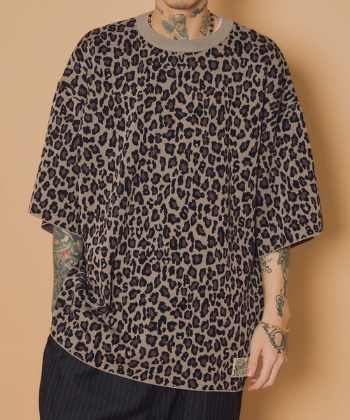 Subciety(サブサエティ)の「Patterned knit tee(ニット/セーター・メンズ・ブラック系その他/ブラック/ブラック系その他2/レオパード・MEDIUM/LARGE/X-LARGE)」の4枚目の写真