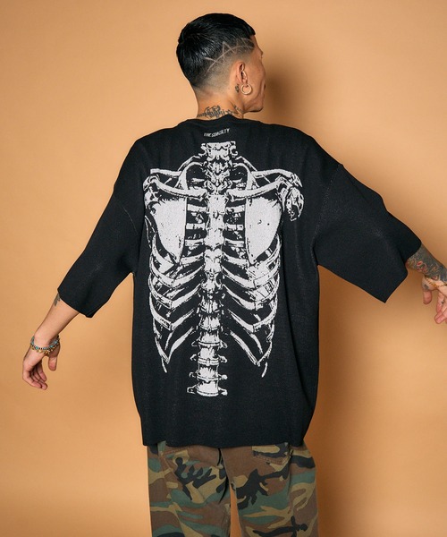 Subciety(サブサエティ)の「Patterned knit tee(ニット/セーター・メンズ・ブラック系その他/ブラック/ブラック系その他2/レオパード・MEDIUM/LARGE/X-LARGE)」の21枚目の写真
