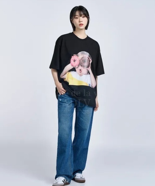 acme de la vie(アクメドラビ)の「【日本未発売/WEB限定】acme de la vie(アクメドラビ)/ベイビー フェイス ロゴ ショートスリーブ クルーネック 半袖 Tシャツ/ADLV BABY FACE SHORT SLEEVE T-SHIRT(Tシャツ/カットソー・レディース・ブラック・L/M)」の4枚目の写真