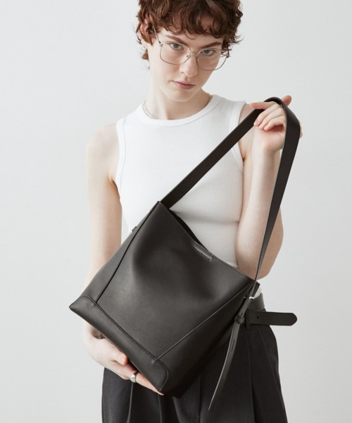 arholiday.standard(エーアールホリデースタンダード)の「2way real leather baguette bag / 2wayリアルレザーバゲットバッグ(ショルダーバッグ・レディース・ブラウン/ブラック・FREE)」の1枚目の写真