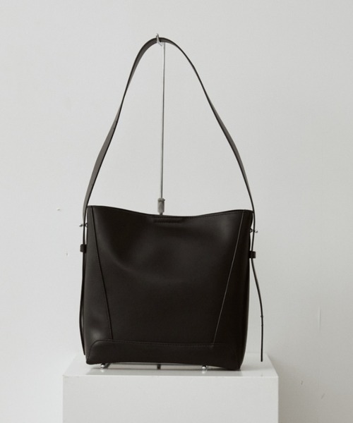 arholiday.standard(エーアールホリデースタンダード)の「2way real leather baguette bag / 2wayリアルレザーバゲットバッグ(ショルダーバッグ・レディース・ブラウン/ブラック・FREE)」の16枚目の写真