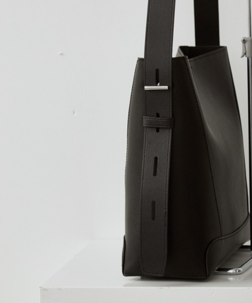 arholiday.standard(エーアールホリデースタンダード)の「2way real leather baguette bag / 2wayリアルレザーバゲットバッグ(ショルダーバッグ・レディース・ブラウン/ブラック・FREE)」の18枚目の写真
