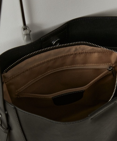 arholiday.standard(エーアールホリデースタンダード)の「2way real leather baguette bag / 2wayリアルレザーバゲットバッグ(ショルダーバッグ・レディース・ブラウン/ブラック・FREE)」の20枚目の写真
