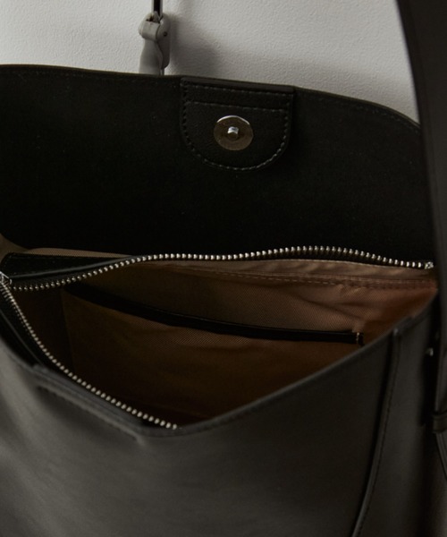 arholiday.standard(エーアールホリデースタンダード)の「2way real leather baguette bag / 2wayリアルレザーバゲットバッグ(ショルダーバッグ・レディース・ブラウン/ブラック・FREE)」の21枚目の写真