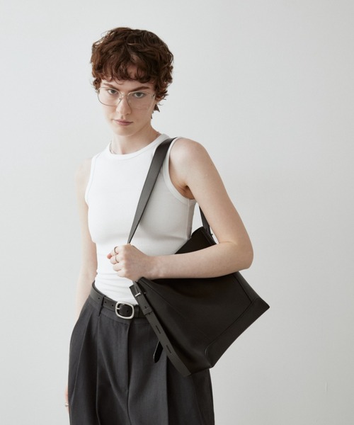arholiday.standard(エーアールホリデースタンダード)の「2way real leather baguette bag / 2wayリアルレザーバゲットバッグ(ショルダーバッグ・レディース・ブラウン/ブラック・FREE)」の6枚目の写真