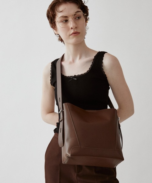 arholiday.standard(エーアールホリデースタンダード)の「2way real leather baguette bag / 2wayリアルレザーバゲットバッグ(ショルダーバッグ・レディース・ブラウン/ブラック・FREE)」の12枚目の写真