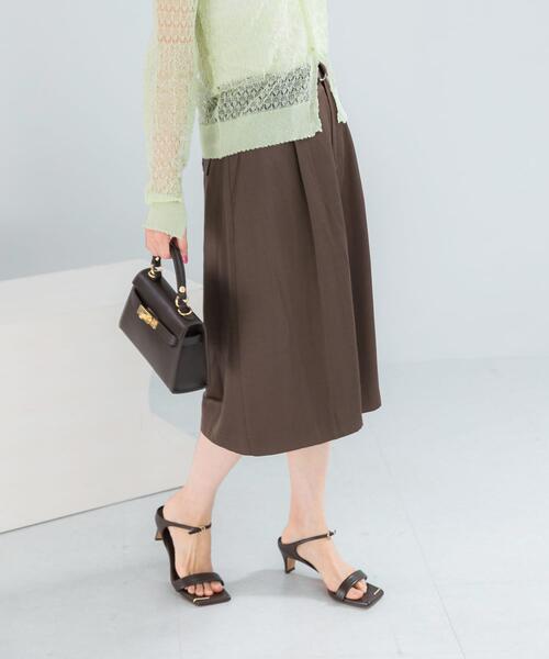 URBAN RESEARCH ROSSO WOMEN(アーバンリサーチ ロッソ)の「スラブサテンハーフパンツ(その他パンツ・レディース・ブラウン/ブラック・36/38)」の2枚目の写真