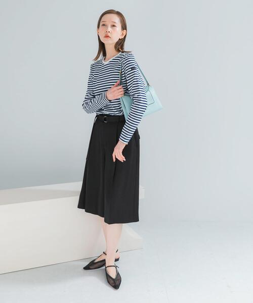 URBAN RESEARCH ROSSO WOMEN(アーバンリサーチ ロッソ)の「スラブサテンハーフパンツ(その他パンツ・レディース・ブラウン/ブラック・36/38)」の3枚目の写真