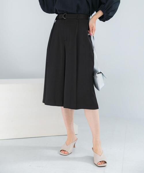 URBAN RESEARCH ROSSO WOMEN(アーバンリサーチ ロッソ)の「スラブサテンハーフパンツ(その他パンツ・レディース・ブラウン/ブラック・36/38)」の9枚目の写真