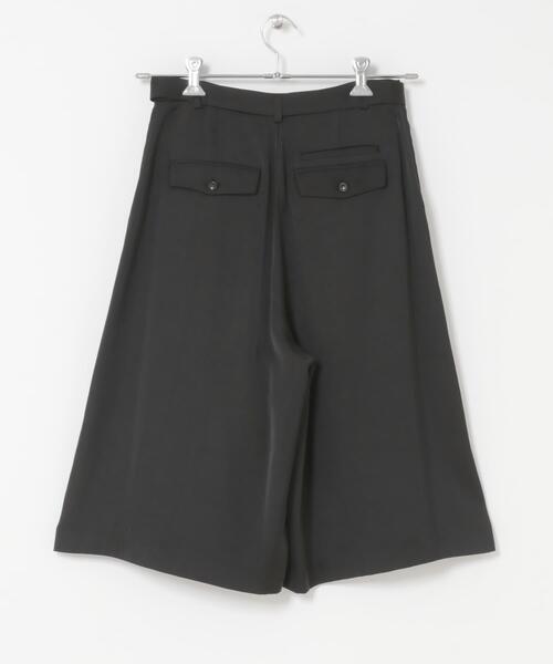 URBAN RESEARCH ROSSO WOMEN(アーバンリサーチ ロッソ)の「スラブサテンハーフパンツ(その他パンツ・レディース・ブラウン/ブラック・36/38)」の17枚目の写真
