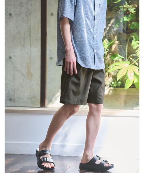 green label relaxing(グリーンレーベルリラクシング)の「Dot Air ワイド ユーティリティー ショート パンツ ショーツ -ストレッチ-(その他パンツ・メンズ・オリーブ/ブラック/グレー・XL/L/M/S)」の1枚目の写真