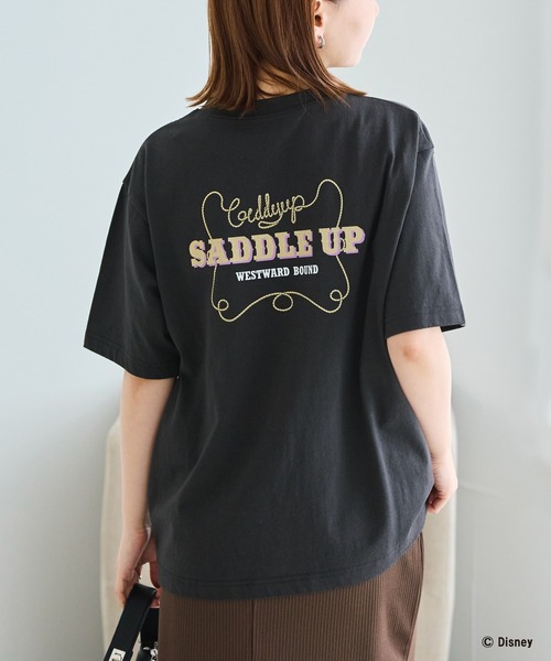 Disney(ディズニー)の「【Disney】別注 <ミッキー>ウエスタン バックプリントTシャツ(Tシャツ/カットソー・レディース・オフホワイト/ブラック・5L/4L/3L/LL/M)」の21枚目の写真