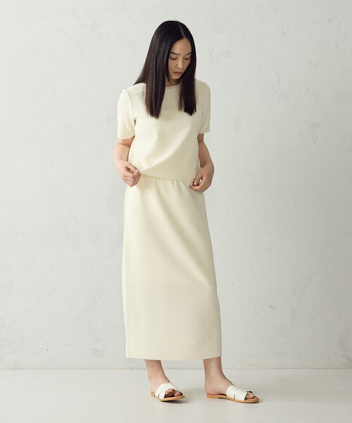 COMME CA ISM(コムサイズム)の「クルーネック ストレッチプリーツTシャツ / セットアップ対応(Tシャツ/カットソー・レディース・チャコール/ネイビー/アイボリー・MEDIUM/LARGE)」の5枚目の写真