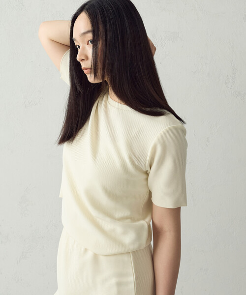 COMME CA ISM(コムサイズム)の「クルーネック ストレッチプリーツTシャツ / セットアップ対応(Tシャツ/カットソー・レディース・チャコール/ネイビー/アイボリー・MEDIUM/LARGE)」の9枚目の写真