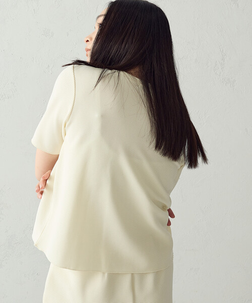 COMME CA ISM(コムサイズム)の「クルーネック ストレッチプリーツTシャツ / セットアップ対応(Tシャツ/カットソー・レディース・チャコール/ネイビー/アイボリー・MEDIUM/LARGE)」の11枚目の写真