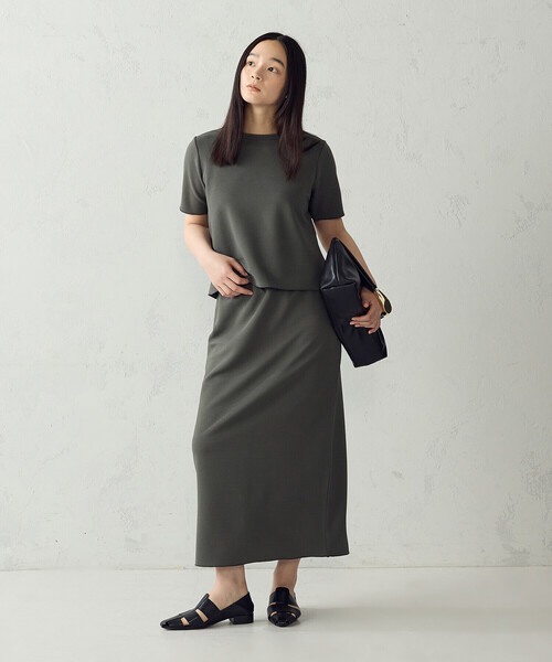 COMME CA ISM(コムサイズム)の「クルーネック ストレッチプリーツTシャツ / セットアップ対応(Tシャツ/カットソー・レディース・チャコール/ネイビー/アイボリー・MEDIUM/LARGE)」の18枚目の写真