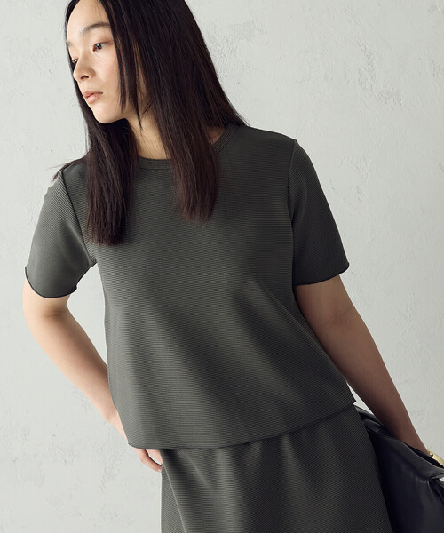 COMME CA ISM(コムサイズム)の「クルーネック ストレッチプリーツTシャツ / セットアップ対応(Tシャツ/カットソー・レディース・チャコール/ネイビー/アイボリー・MEDIUM/LARGE)」の20枚目の写真