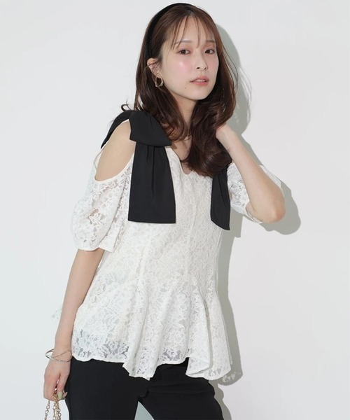 Mystrada(マイストラーダ)の「肩リボンペプラムブラウス(シャツ/ブラウス・レディース・ホワイト/ブラウン・38/36)」の2枚目の写真