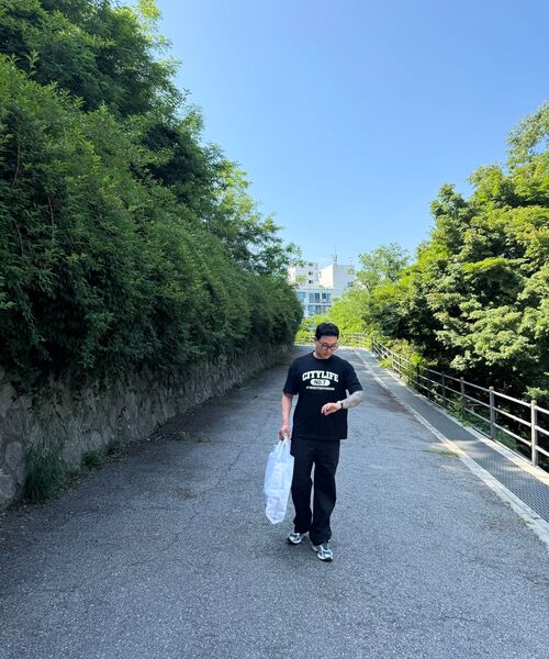 URBAN PLAYERS(アーバンプレイヤーズ)の「シーエルプリント半袖Tシャツ (2COLOR)(Tシャツ/カットソー・レディース・ブラック/ホワイト・MEDIUM/LARGE/X-LARGE)」の5枚目の写真
