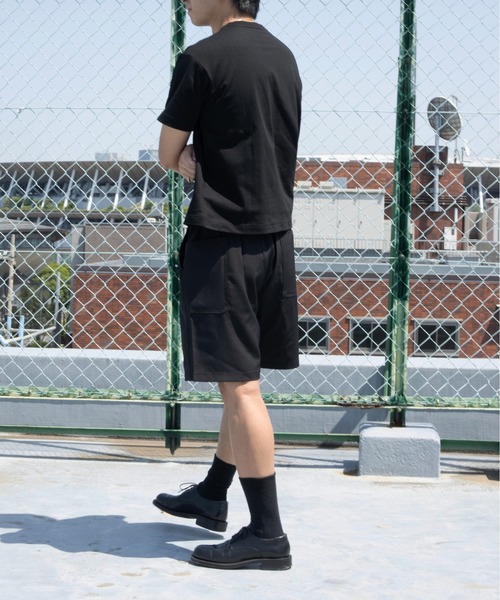 UNIVERSAL OVERALL(ユニバーサルオーバーオール)の「UNIVERSAL OVERALL / CHILLPAN SHORTS / テックリネンショーツ(その他パンツ・メンズ・ブラック/グレイッシュブルー/ベージュ・M/L)」の1枚目の写真