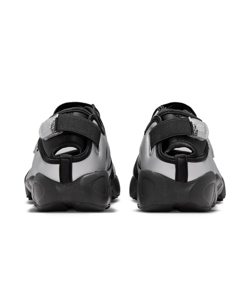 NIKE(ナイキ)の「NIKE W AIR RIFT IR1226-001(スニーカー・メンズ・シルバー・24cm/23cm)」の5枚目の写真
