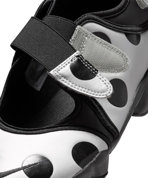 NIKE(ナイキ)の「NIKE W AIR RIFT IR1226-001(スニーカー・メンズ・シルバー・24cm/23cm)」の3枚目の写真