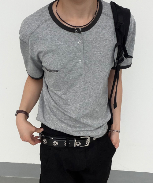 INTEMPOMOOD(インテンポムード)の「リングチェックポケットヘンリーネックTシャツ : 3カラー(Tシャツ/カットソー・メンズ・グレー/アイボリー/ブラック・MEDIUM/LARGE)」の4枚目の写真
