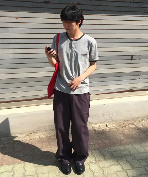 INTEMPOMOOD(インテンポムード)の「リングチェックポケットヘンリーネックTシャツ : 3カラー(Tシャツ/カットソー・メンズ・グレー/アイボリー/ブラック・MEDIUM/LARGE)」の9枚目の写真