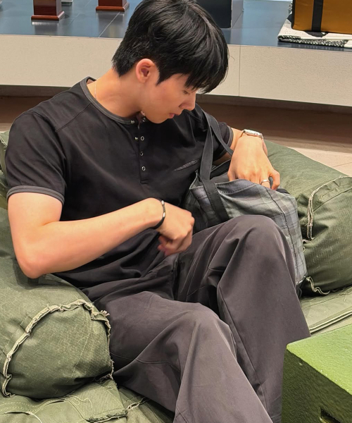 INTEMPOMOOD(インテンポムード)の「リングチェックポケットヘンリーネックTシャツ : 3カラー(Tシャツ/カットソー・メンズ・グレー/アイボリー/ブラック・MEDIUM/LARGE)」の17枚目の写真