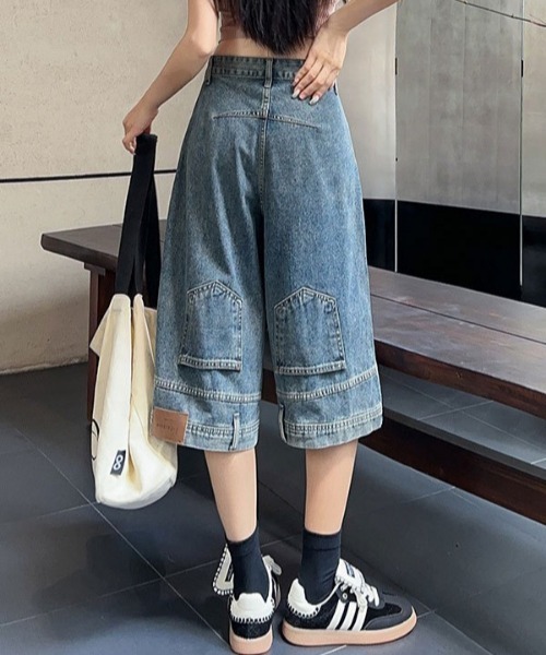 NANEA(ナネア)の「リメイク風 逆さポケット デニムワイドハーフパンツ(デニムパンツ・レディース・ブルー・LARGE/MEDIUM/SMALL)」の3枚目の写真