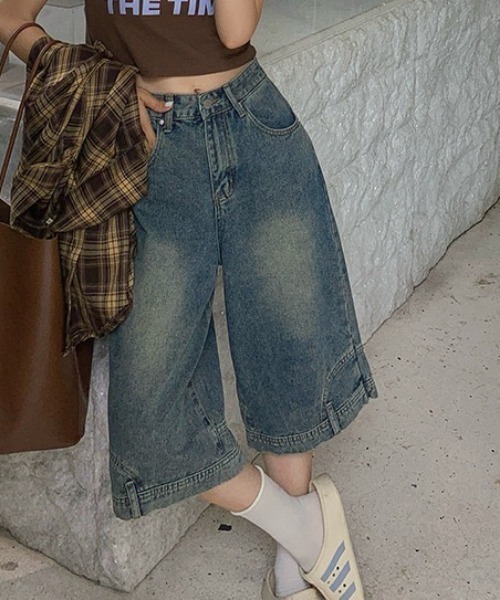 NANEA(ナネア)の「リメイク風 逆さポケット デニムワイドハーフパンツ(デニムパンツ・レディース・ブルー・LARGE/MEDIUM/SMALL)」の7枚目の写真