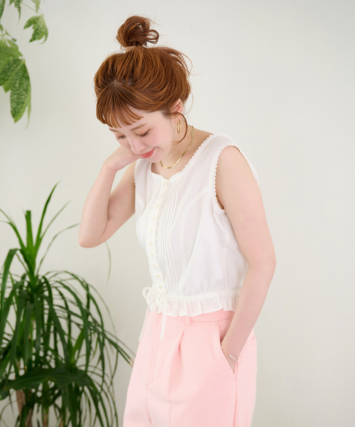 B.C STOCK(ベーセーストック)の「【ZOZO先行販売】手洗い可 / Gleamy / グリーミー レースノースリブラウス(シャツ/ブラウス・レディース・ブルー系その他/ホワイト/ブラック・FREE)」の13枚目の写真