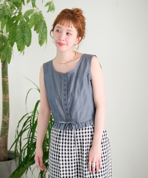 B.C STOCK(ベーセーストック)の「【ZOZO先行販売】手洗い可 / Gleamy / グリーミー レースノースリブラウス(シャツ/ブラウス・レディース・ブルー系その他/ホワイト/ブラック・FREE)」の5枚目の写真