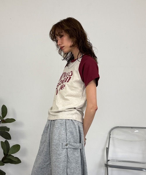 mellomela.(メロメラ)の「ビッグロゴラグランTシャツ(Tシャツ/カットソー・レディース・ブラック/レッド・FREE)」の7枚目の写真