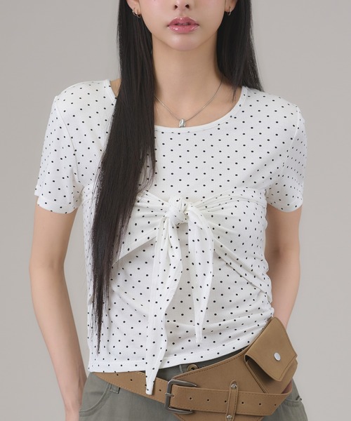 apres jour mignon(アプレジュールミニョン)の「スカーフ付きトップス(Tシャツ/カットソー・レディース・モカ/ネイビー/オフホワイト・LARGE/フリー)」の10枚目の写真
