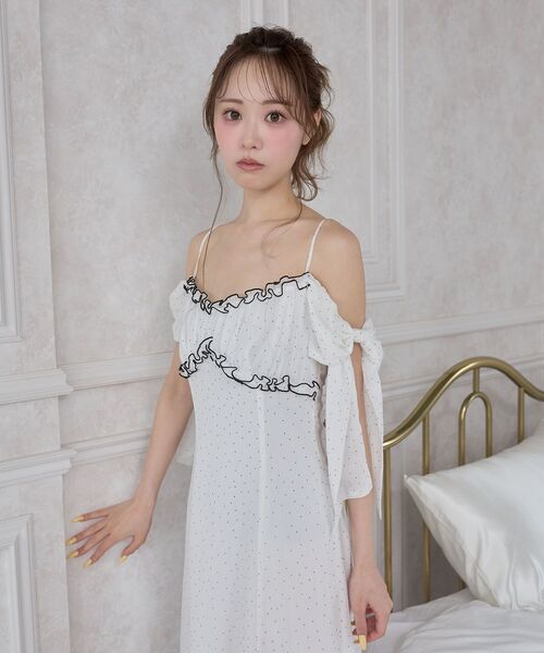 MAJESTIC LEGON（マジェスティックレゴン）の「リボンスリーブシフォンキャミワンピース（ワンピース・レディース・グリーン系その他/ホワイト系その他/レッド系その他2・MEDIUM/SMALL）」の9枚目の写真