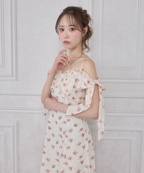 MAJESTIC LEGON（マジェスティックレゴン）の「リボンスリーブシフォンキャミワンピース（ワンピース・レディース・グリーン系その他/ホワイト系その他/レッド系その他2・MEDIUM/SMALL）」の16枚目の写真
