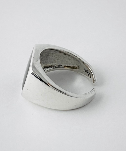 NOEL（ノエル）の「Square Black Signet Ring #171　フリーサイズリング（リング・メンズ・シルバー・FREE）」の3枚目の写真