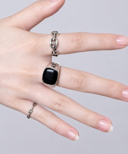 NOEL（ノエル）の「Square Black Signet Ring #171　フリーサイズリング（リング・メンズ・シルバー・FREE）」の9枚目の写真