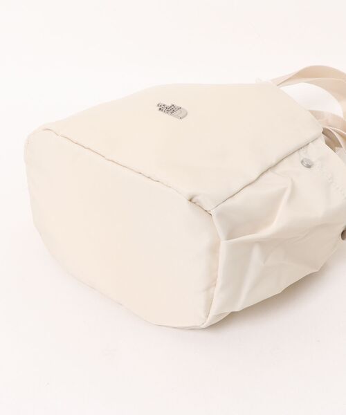THE NORTH FACE（ザノースフェイス）の「【韓国限定・日本未入荷】THE NORTH FACE BONNEY BUCKET BAG MINI / ノースフェイス ボニーバケットバッグミニ 2WAY 巾着 ミニバッグ（ショルダーバッグ・メンズ・クリーム/ピンク/ブラック・FREE）」の6枚目の写真