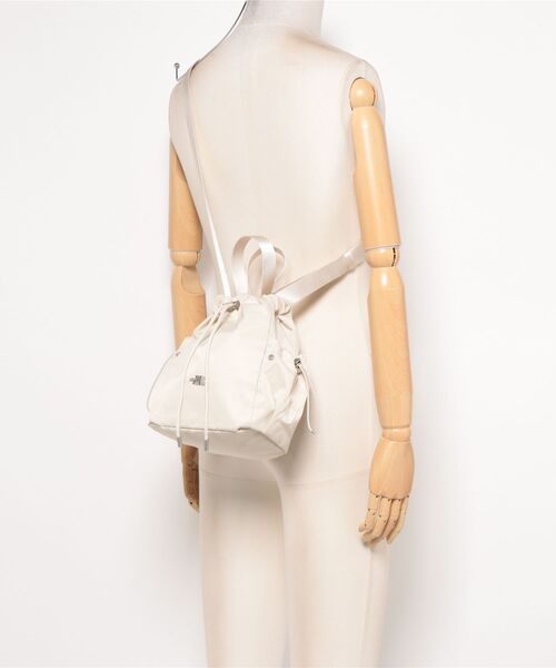 THE NORTH FACE（ザノースフェイス）の「【韓国限定・日本未入荷】THE NORTH FACE BONNEY BUCKET BAG MINI / ノースフェイス ボニーバケットバッグミニ 2WAY 巾着 ミニバッグ（ショルダーバッグ・メンズ・クリーム/ピンク/ブラック・FREE）」の8枚目の写真