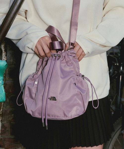 THE NORTH FACE（ザノースフェイス）の「【韓国限定・日本未入荷】THE NORTH FACE BONNEY BUCKET BAG MINI / ノースフェイス ボニーバケットバッグミニ 2WAY 巾着 ミニバッグ（ショルダーバッグ・メンズ・クリーム/ピンク/ブラック・FREE）」の11枚目の写真
