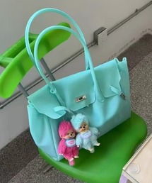 Vipoa（ヴィポア）の「Padlock buckle Jelly bag（ハンドバッグ）」