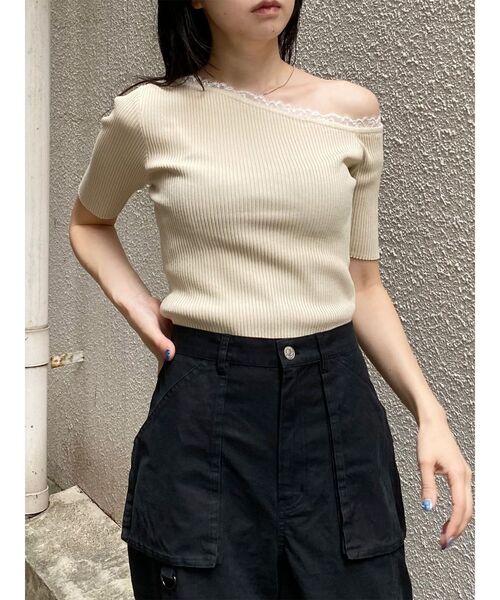 MURUA(ムルーア)の「レースドッキングワンショルダーニット(ニット/セーター・レディース・アイボリー/ボルドー/ブラック・FREE)」の5枚目の写真
