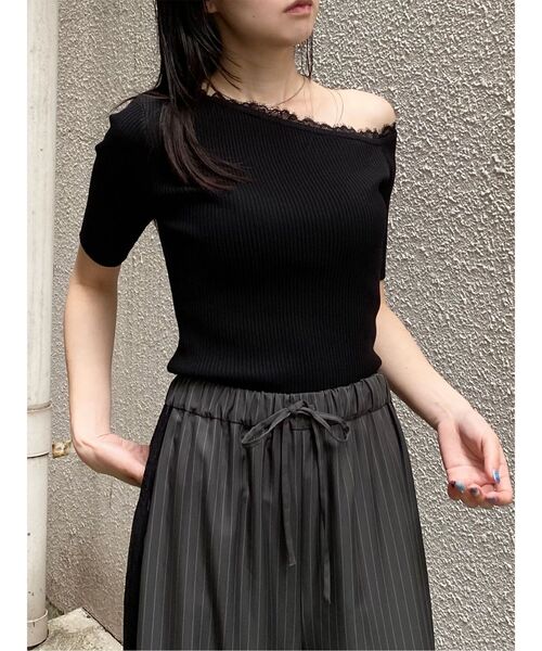 MURUA(ムルーア)の「レースドッキングワンショルダーニット(ニット/セーター・レディース・アイボリー/ボルドー/ブラック・FREE)」の9枚目の写真