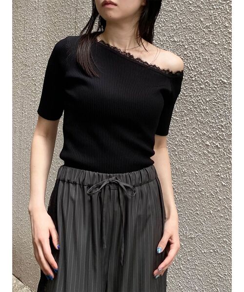 MURUA(ムルーア)の「レースドッキングワンショルダーニット(ニット/セーター・レディース・アイボリー/ボルドー/ブラック・FREE)」の10枚目の写真