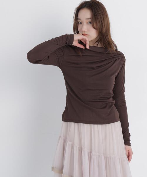 NATURAL BEAUTY BASIC(ナチュラルビューティーベーシック)の「肩タックシアーカットソー(Tシャツ/カットソー・レディース・オフホワイト/ブルー/ブラウン・フリ-)」の3枚目の写真