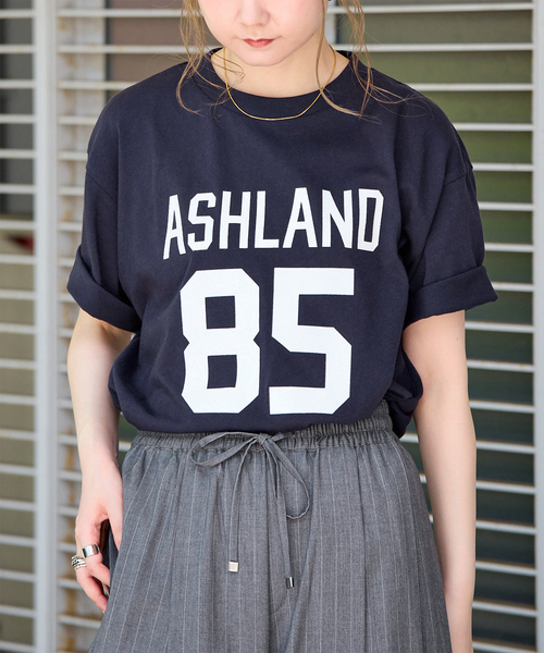 Russell Athletic(ラッセルアスレティック)の「ウォッシャブル / RUSSELL ATHLETIC / ラッセル アスレティック 別注 ロゴTEE(Tシャツ/カットソー・レディース・グリーン/チャコールグレー/ネイビー・FREE)」の1枚目の写真
