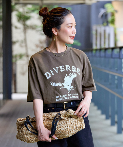 Russell Athletic(ラッセルアスレティック)の「ウォッシャブル / RUSSELL ATHLETIC / ラッセル アスレティック 別注 ロゴTEE(Tシャツ/カットソー・レディース・グリーン/チャコールグレー/ネイビー・FREE)」の2枚目の写真