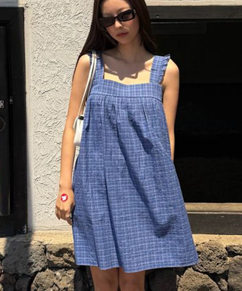 Girly Doll(ガーリードール)の「チェック柄ギャザーキャミワンピース(ワンピース・レディース・ブラック/ブルー・FREE)」の1枚目の写真